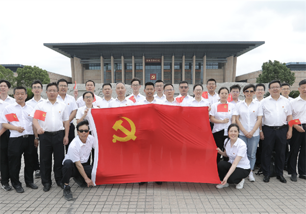 优秀党支部——人生就是博·尊龙z6二建党支部